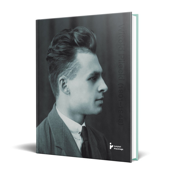 Okładka albumu ze zdjęcie profilowym Witolda Pileckiego. 