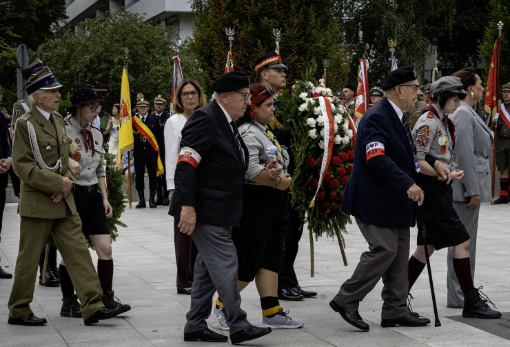 Uroczystości związane z Powstaniem Warszawskim koło Sejmu