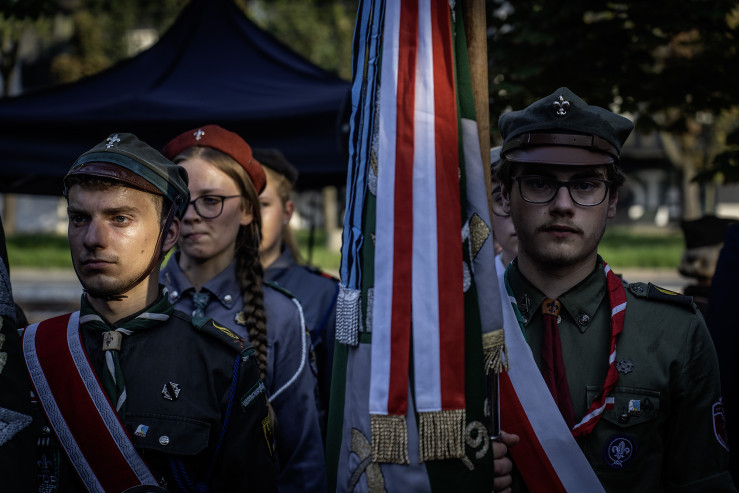 warta honorowa harcerzy